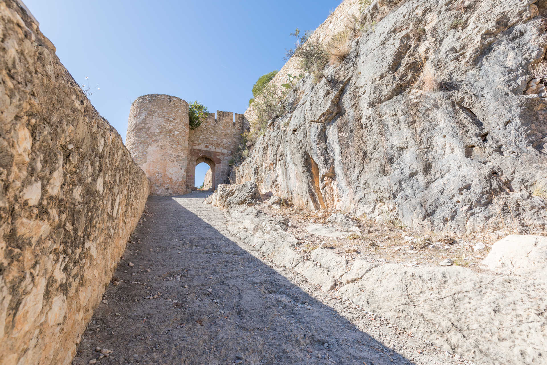 Chulilla castle above the Turia canyon